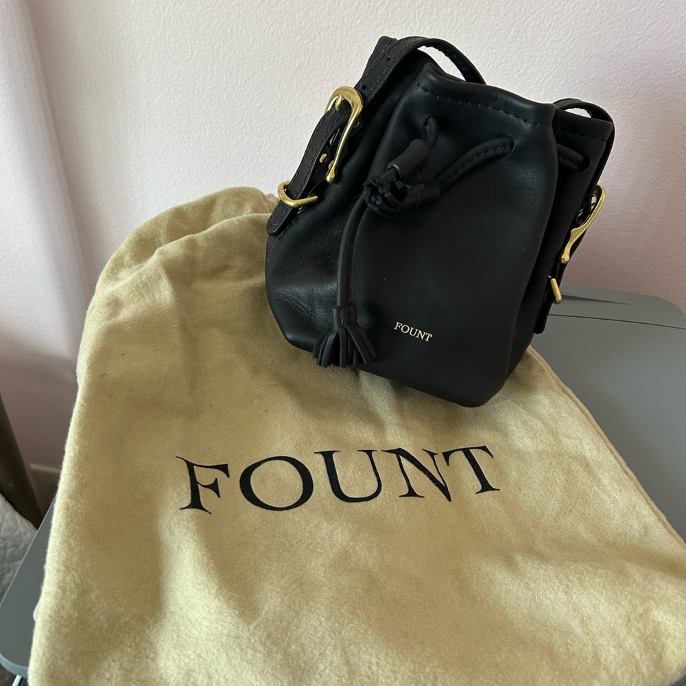 BRAND NEW FOUNT mini bucket shoulder bag